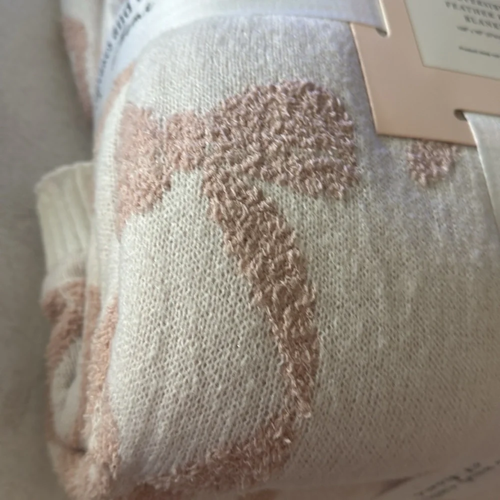 Cupcakes and cashmere pink ribbon/bow, king size reversible, knit blanke